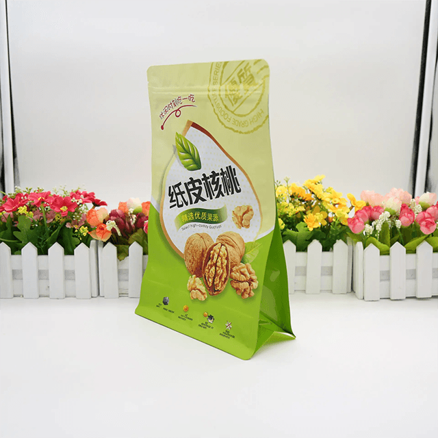 Sac à fermeture éclair avec matériau composé